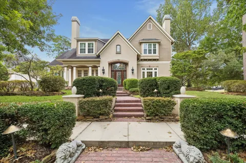 15 Golf Links Court