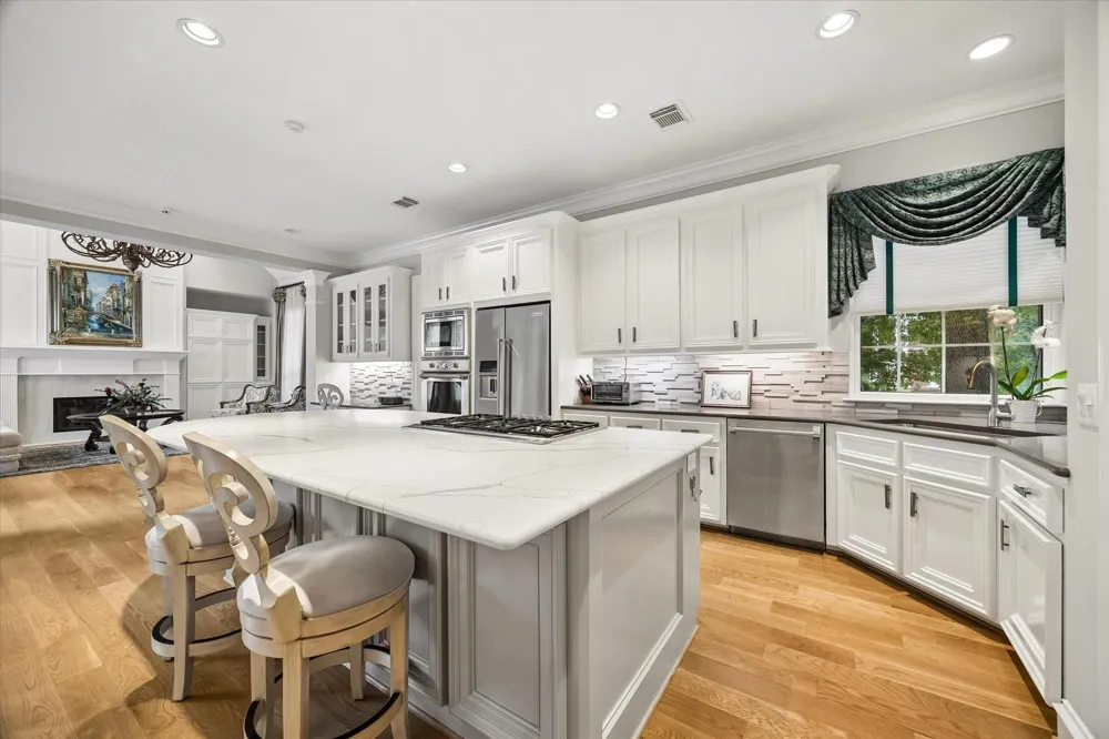 15 Golf Links Court Kingwood, TX 77339