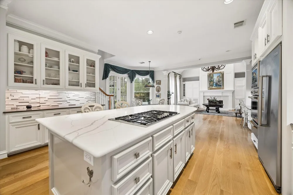 15 Golf Links Court Kingwood, TX 77339