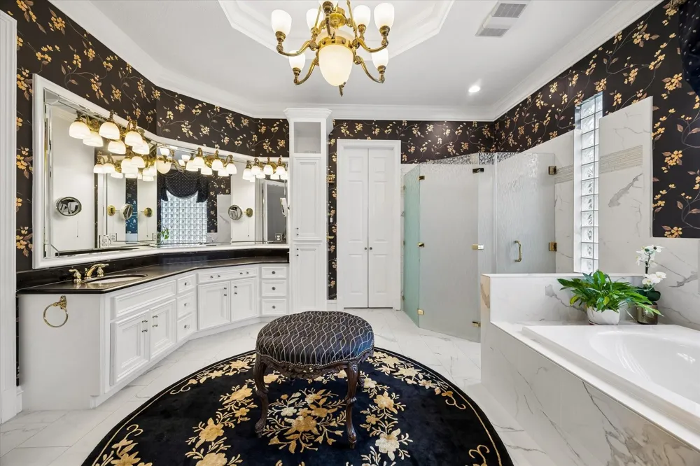 15 Golf Links Court Kingwood, TX 77339