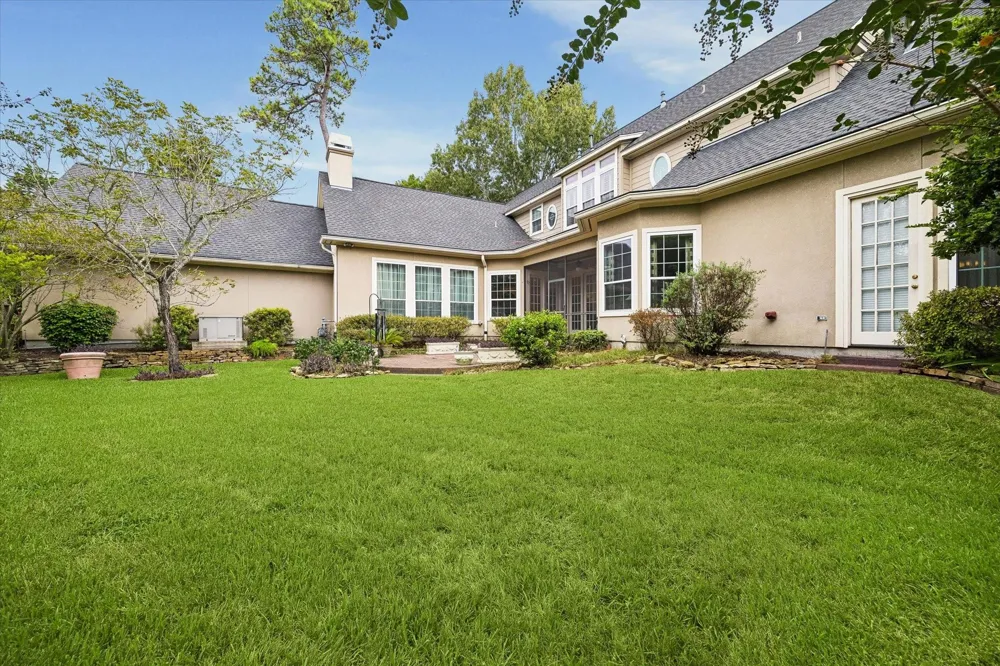 15 Golf Links Court Kingwood, TX 77339