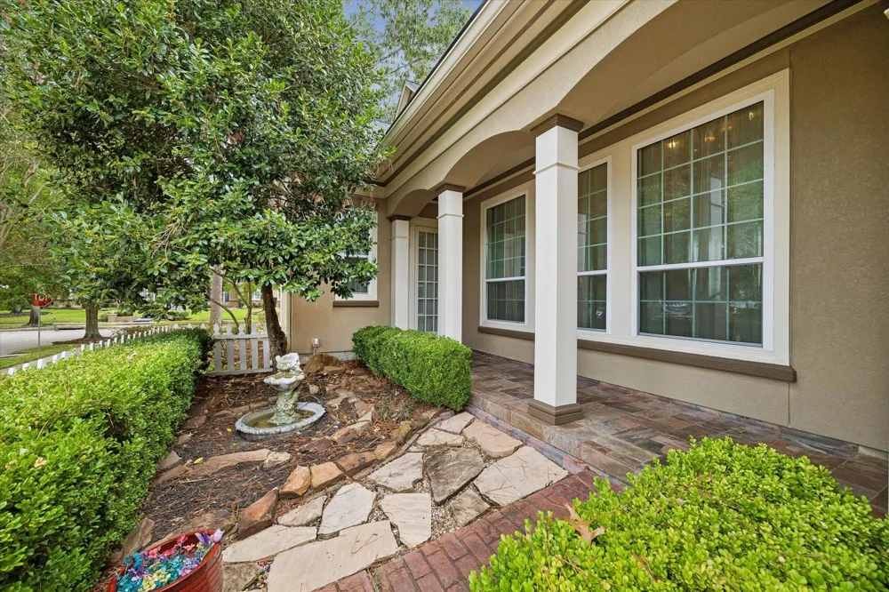 15 Golf Links Court Kingwood, TX 77339