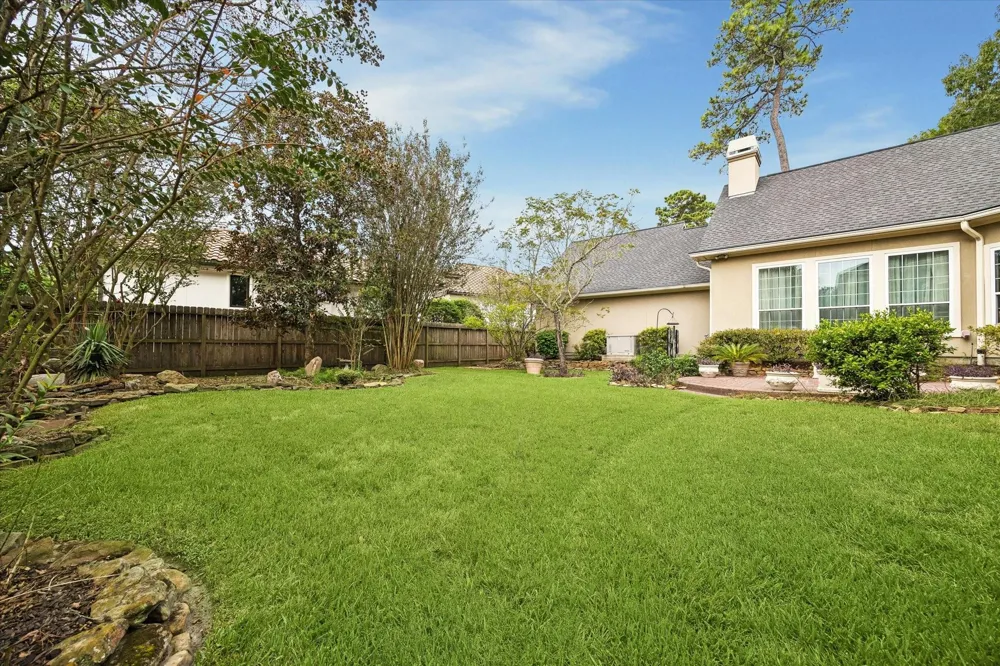 15 Golf Links Court Kingwood, TX 77339
