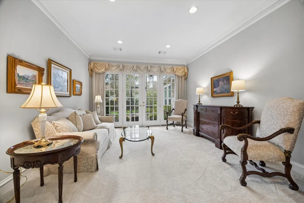 15 Golf Links Court Kingwood, TX 77339