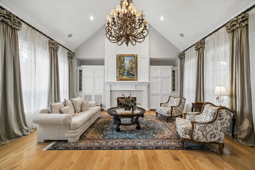 15 Golf Links Court Kingwood, TX 77339
