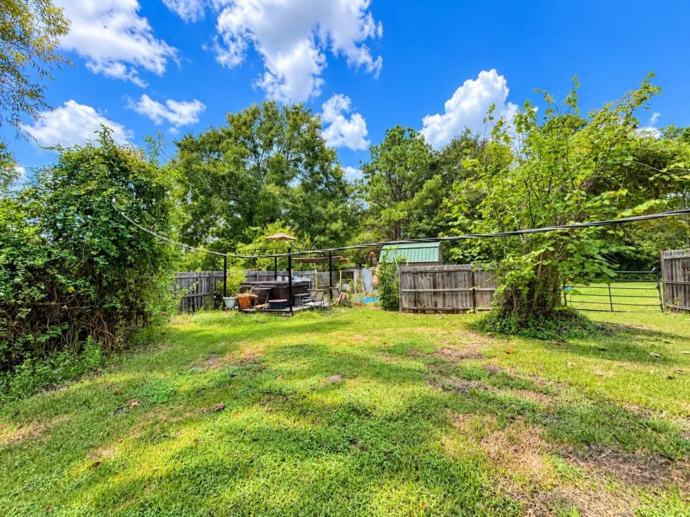 1343 County Road 2925 Colmesneil, TX 75938