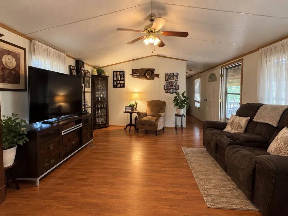 1343 County Road 2925 Colmesneil, TX 75938