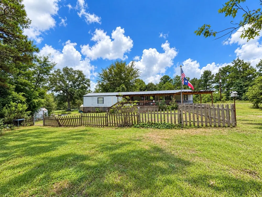 1343 County Road 2925 Colmesneil, TX 75938