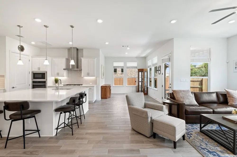 5913 Cimarron Ridge Lane Austin, TX 78738