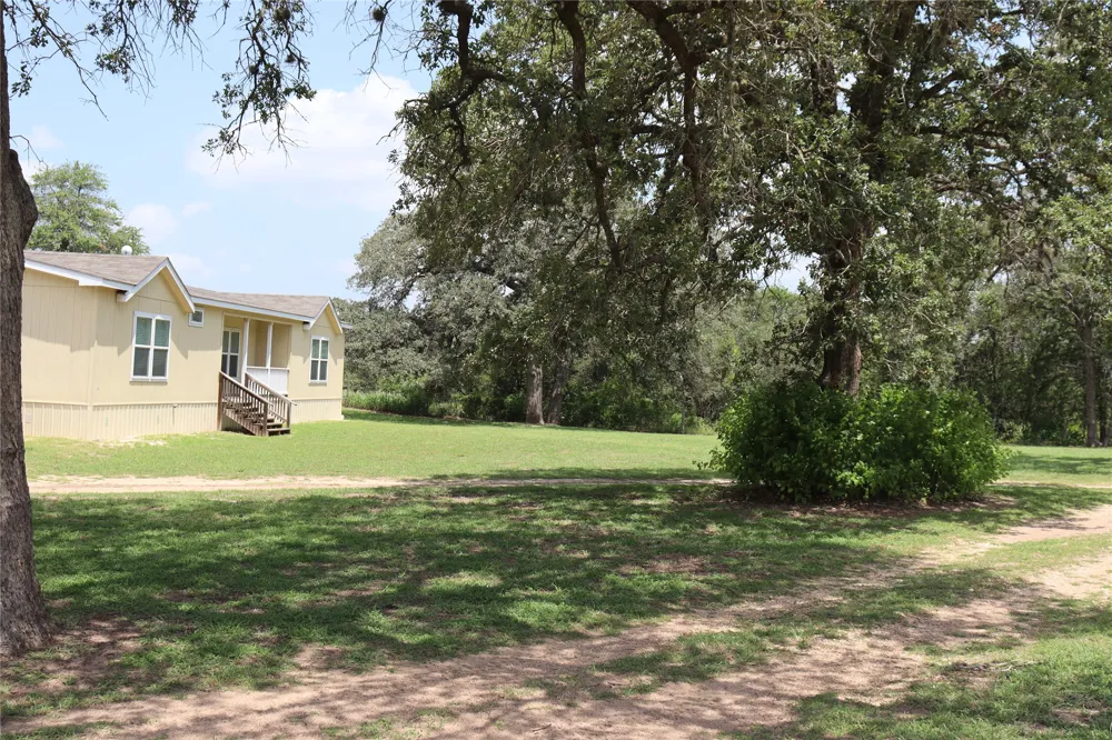 10105 Fm 86 Lockhart, TX 78644