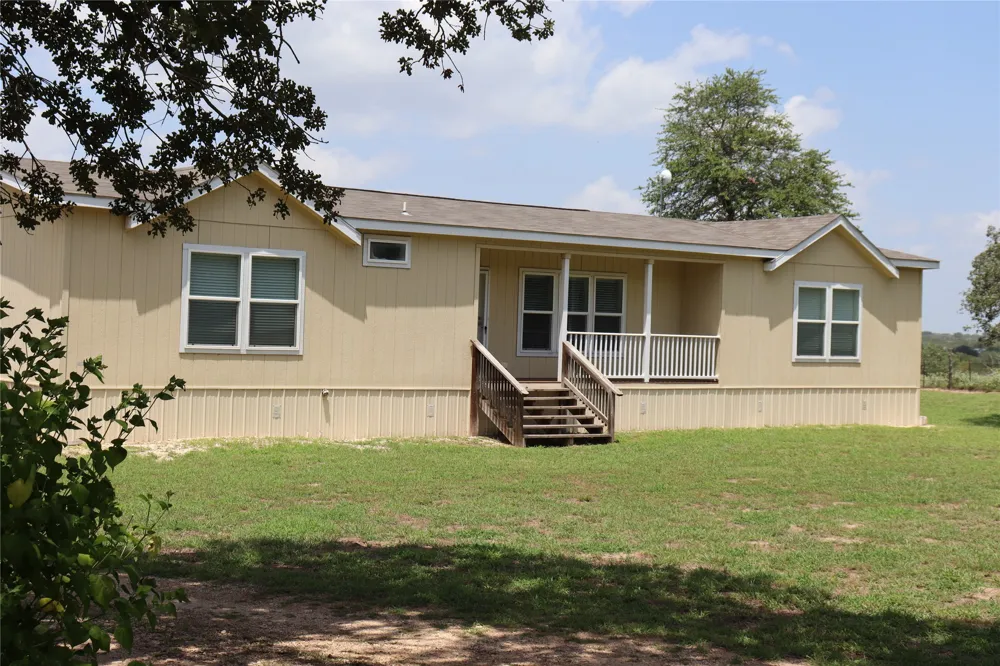 10105 Fm 86 Lockhart, TX 78644
