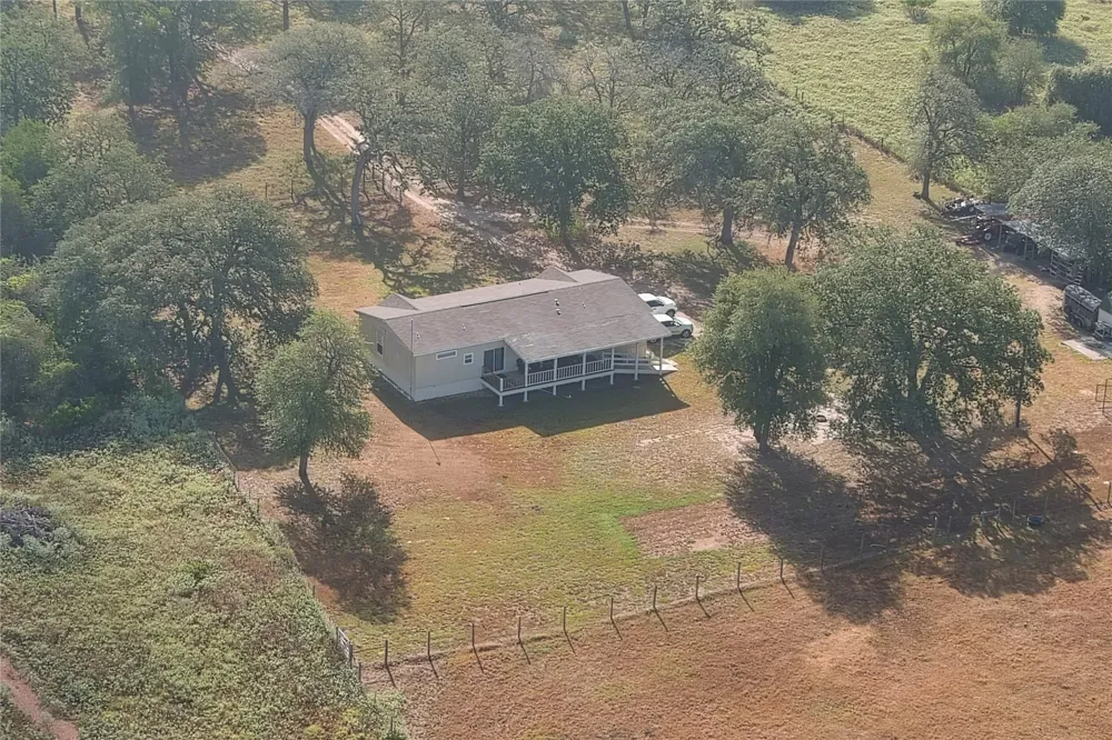 10105 Fm 86 Lockhart, TX 78644