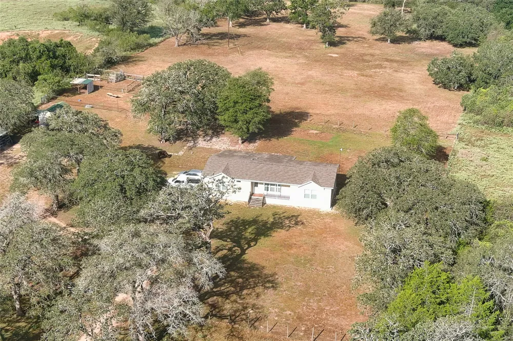 10105 Fm 86 Lockhart, TX 78644