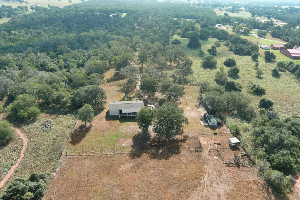 10105 Fm 86 Lockhart, TX 78644