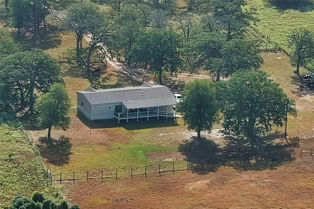 10105 Fm 86 Lockhart, TX 78644