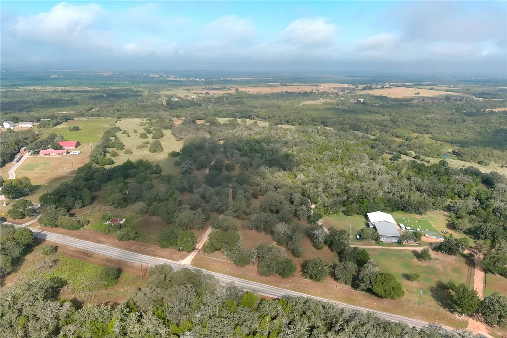 10105 Fm 86 Lockhart, TX 78644