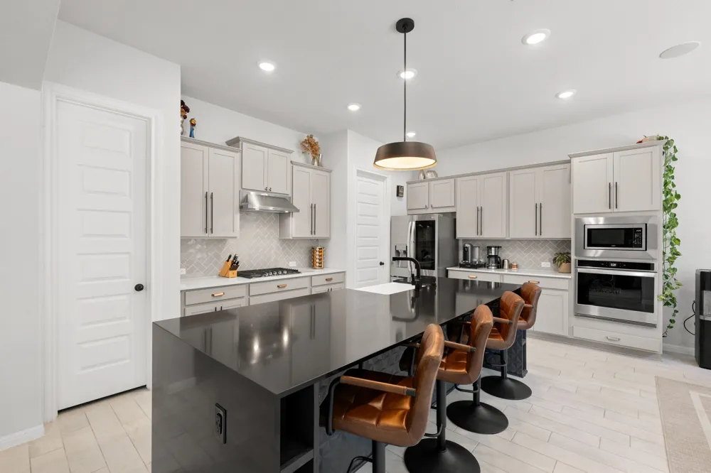 1942 Headwaters Boulevard Dripping Springs, TX 78620