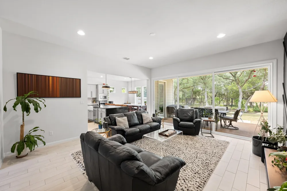 1942 Headwaters Boulevard Dripping Springs, TX 78620