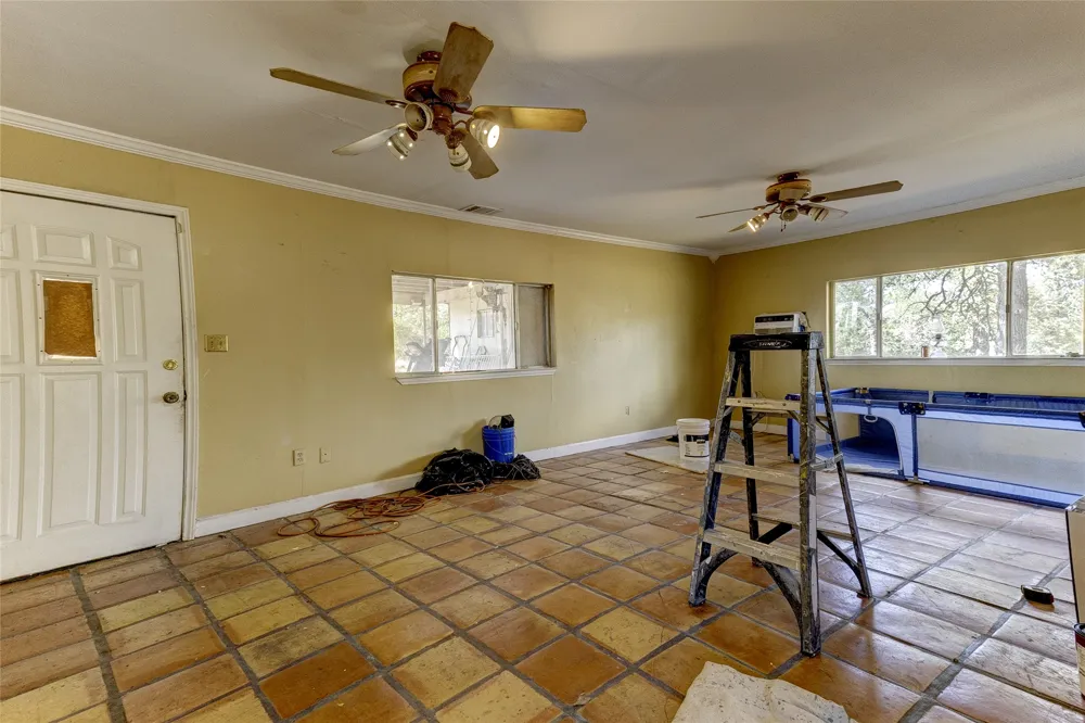 358 Elm Forest Loop Cedar Creek, TX 78612