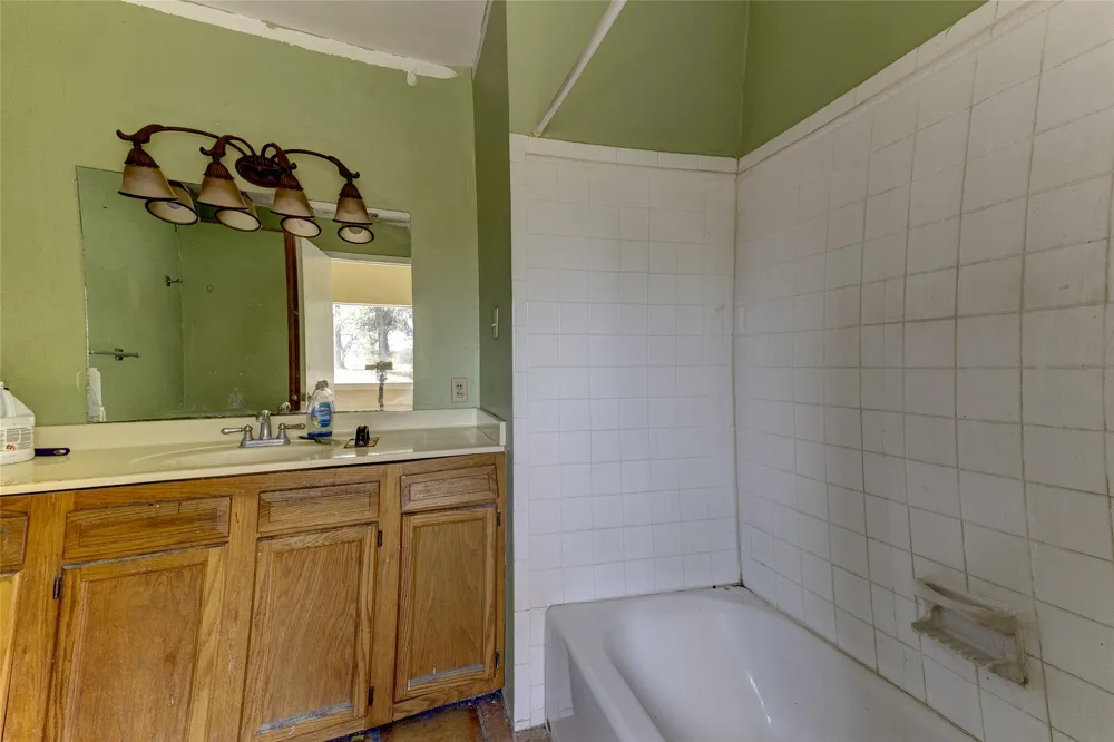 358 Elm Forest Loop Cedar Creek, TX 78612
