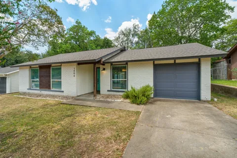 7404 Lunar Drive