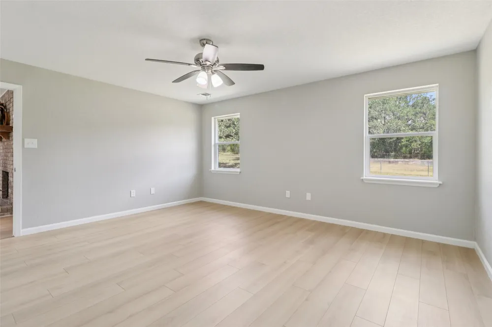 1070 Lonesome Trail Driftwood, TX 78619