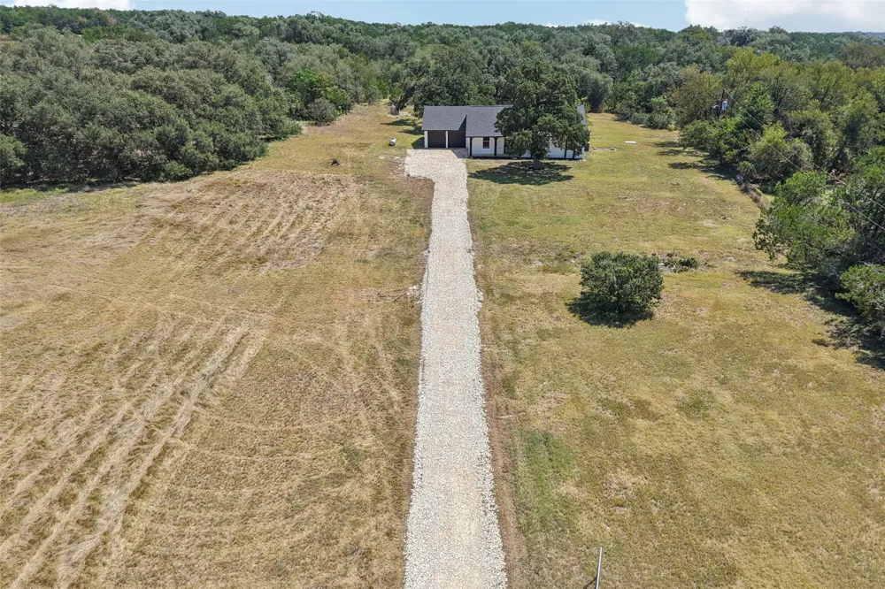 1070 Lonesome Trail Driftwood, TX 78619