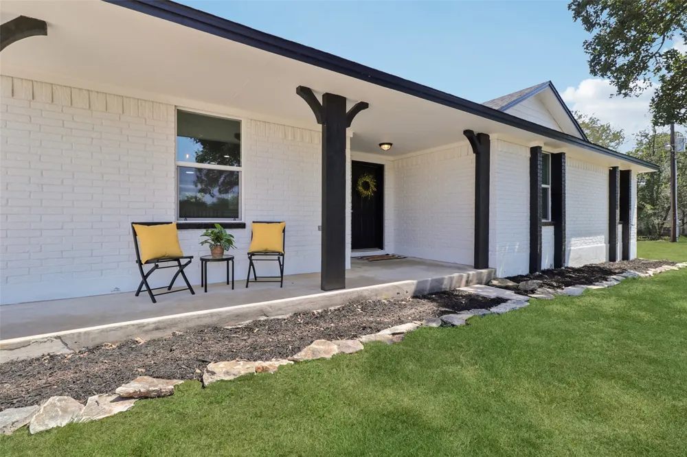 1070 Lonesome Trail Driftwood, TX 78619