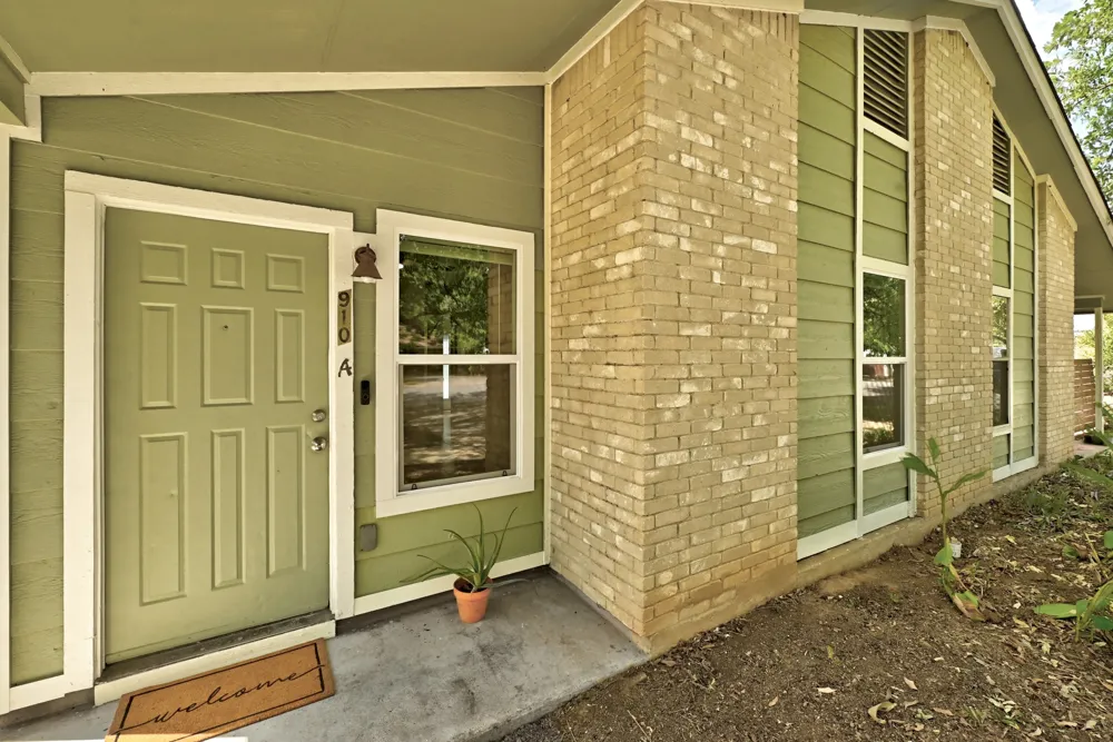 910 Bret Lane #A Austin, TX 78721