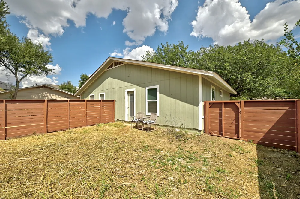 910 Bret Lane #A Austin, TX 78721
