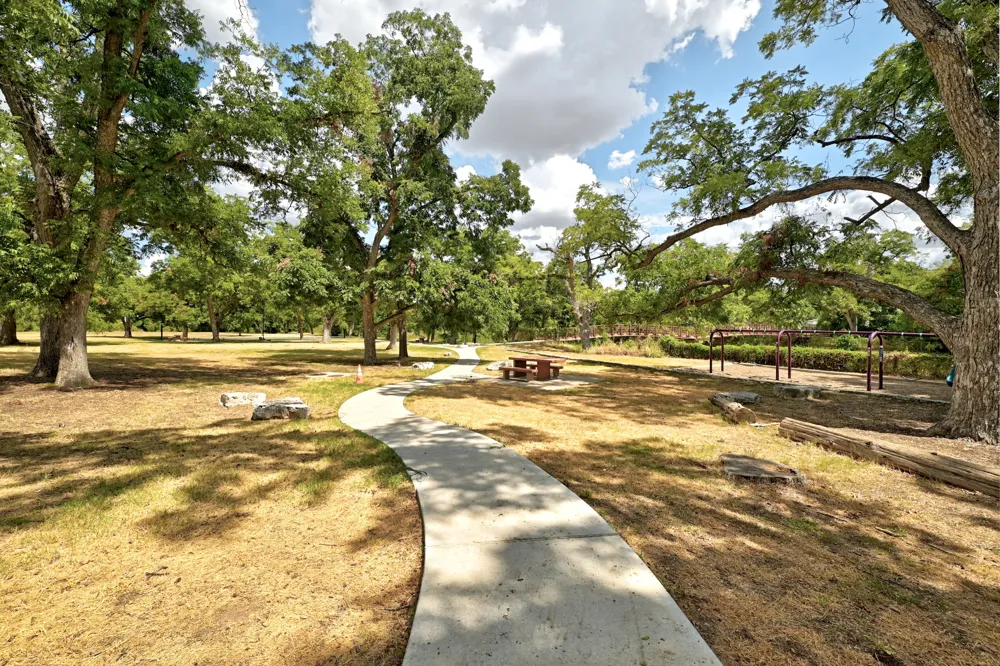 910 Bret Lane #A Austin, TX 78721