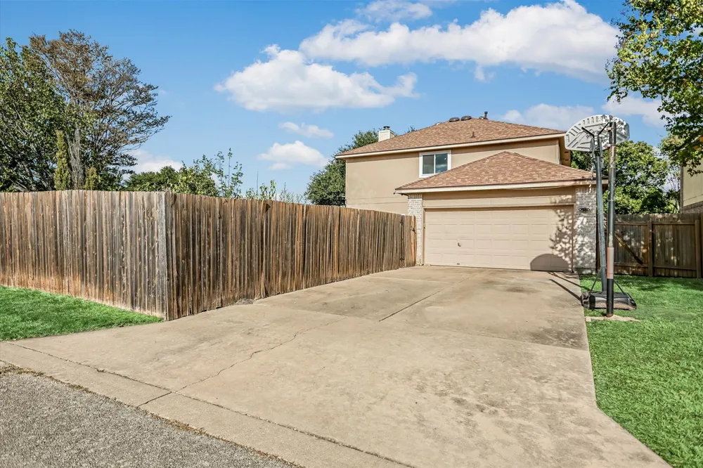17132 Bishopsgate Drive Pflugerville, TX 78660