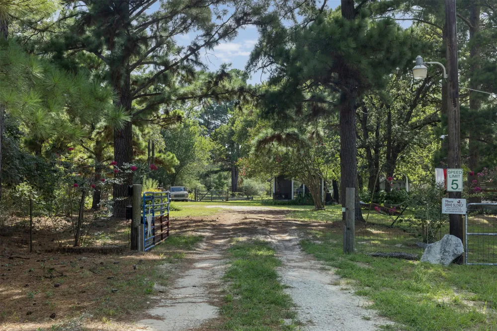 422 Private Road 7051 Road Milano, TX 76556