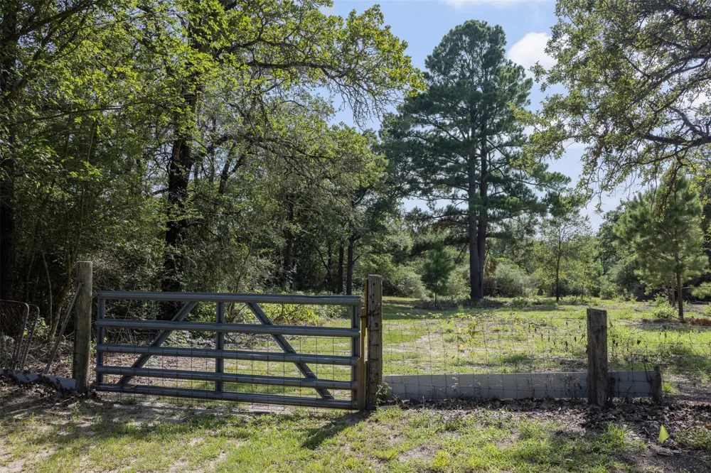 422 Private Road 7051 Road Milano, TX 76556