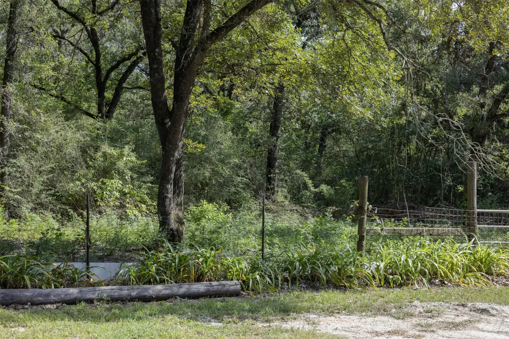422 Private Road 7051 Road Milano, TX 76556