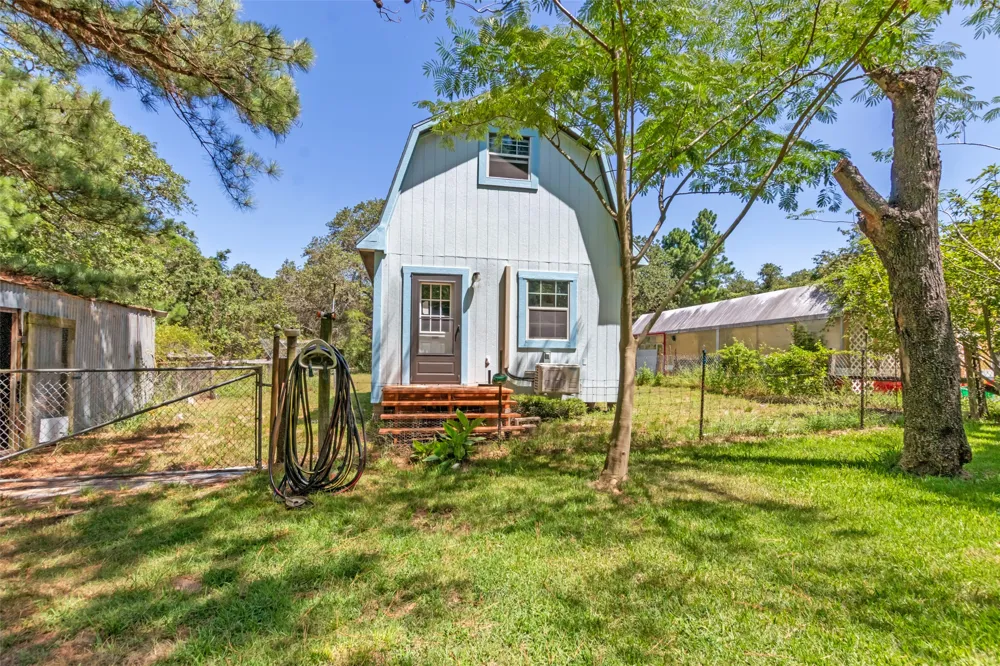 422 Private Road 7051 Road Milano, TX 76556