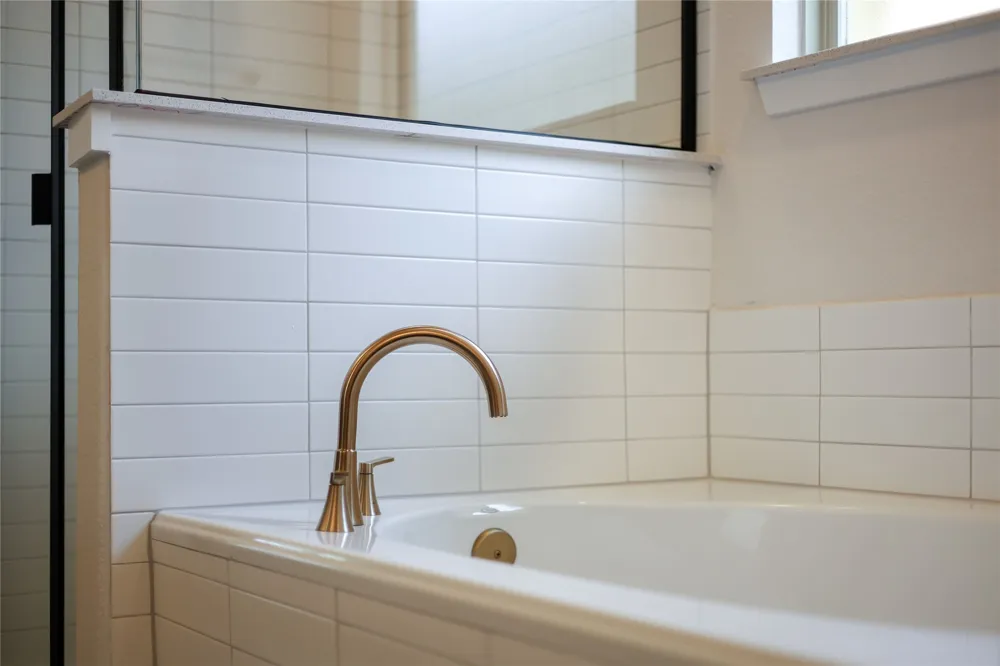 261 Crater Lake Drive Dripping Springs, TX 78620