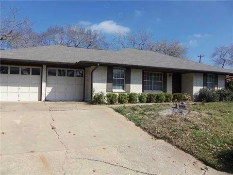 3304 Woodbriar Lane