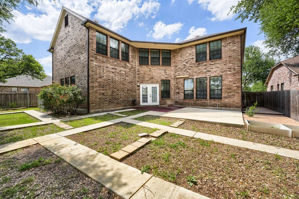 2310 McKendrick Drive Cedar Park, TX 78613