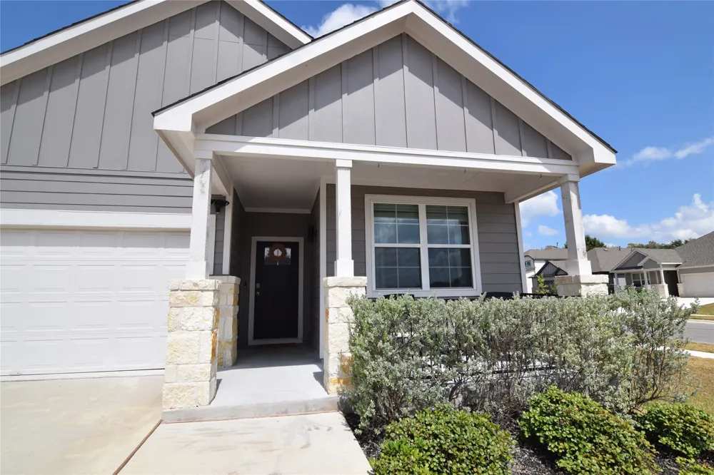100 Corral Cove Kyle, TX 78640