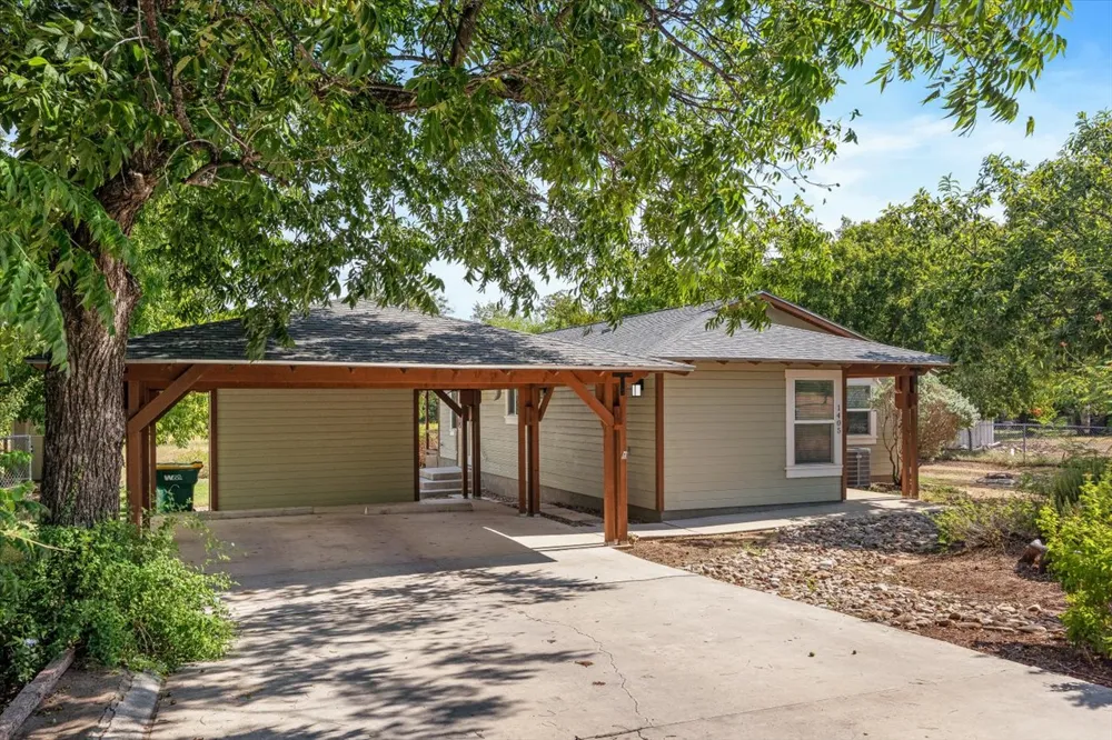 1405 Johnson Street Marble Falls, TX 78654