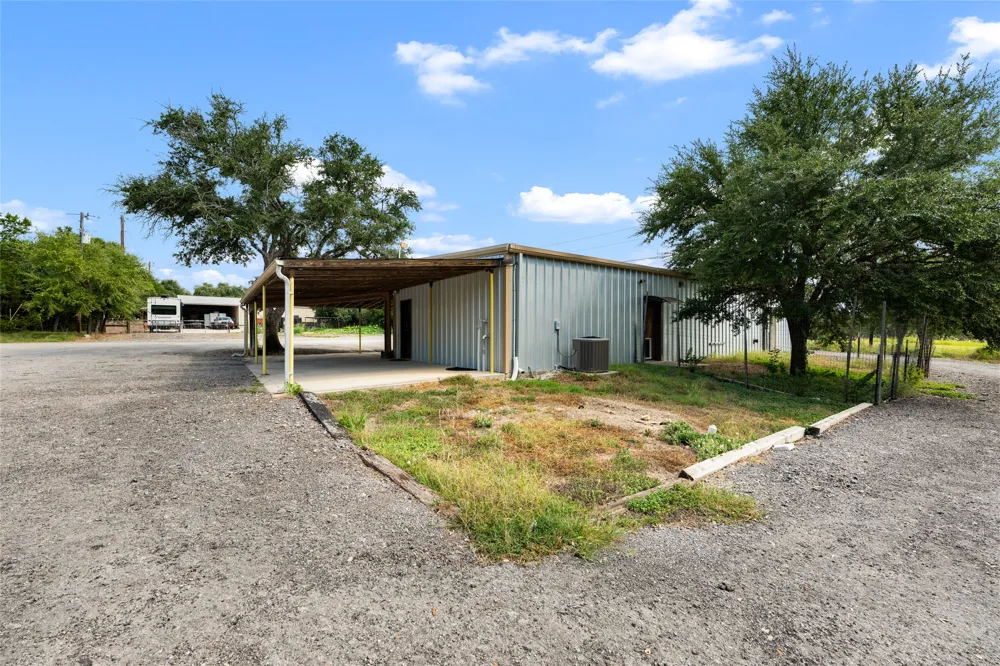 301 Dews Road Leander, TX 78641
