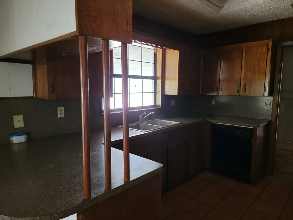 803 E 2nd Street Elgin, TX 78621