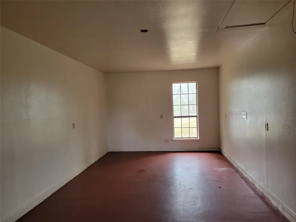 803 E 2nd Street Elgin, TX 78621