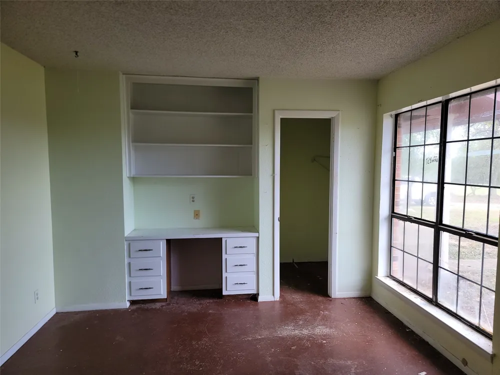 803 E 2nd Street Elgin, TX 78621