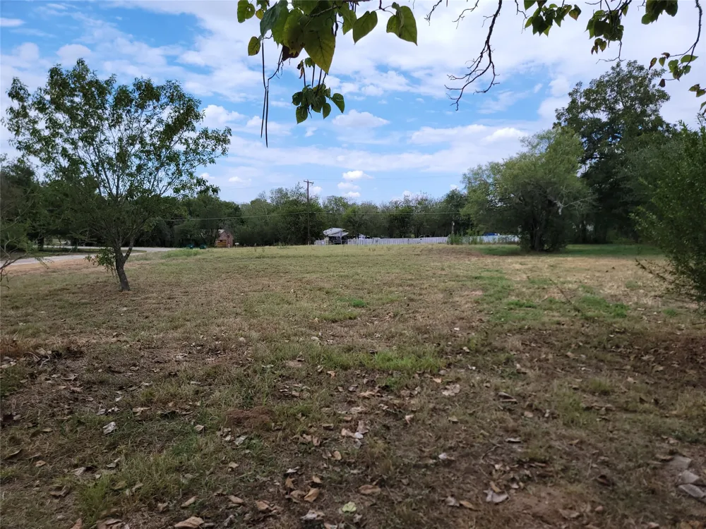 803 E 2nd Street Elgin, TX 78621