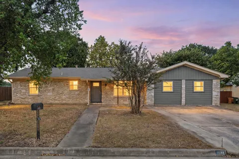 11604 Oaks Drive