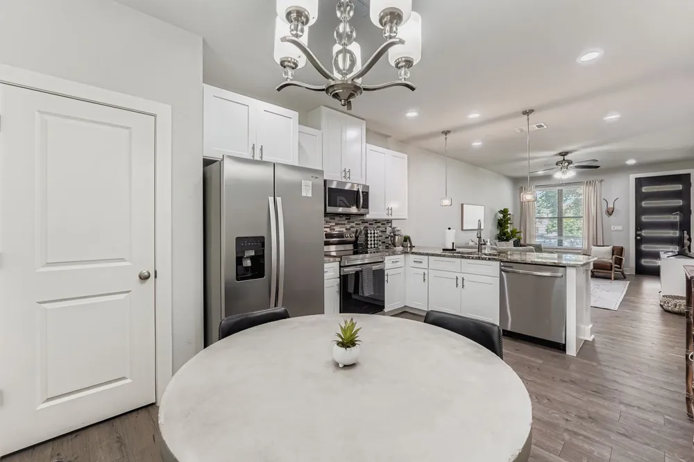 18803 Hogan Circle #14 Point Venture, TX 78645