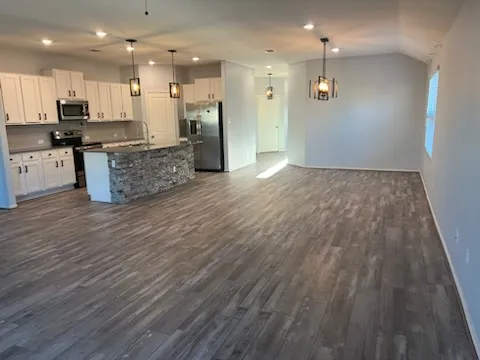 424 Cosmos Lane Jarrell, TX 76537