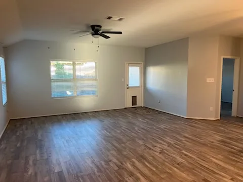 424 Cosmos Lane Jarrell, TX 76537